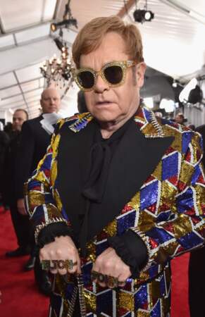 Elton John sur le tapis rouge des Grammy Awards en 2018