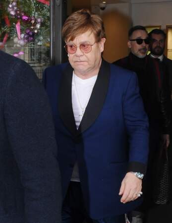 Elton John affaibli par un problème de hanche en 2019, sa santé inquiète de nombreux fans
