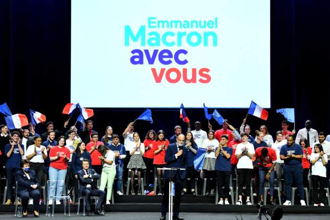 Edouard Philippe apporte son soutien à Emmanuel Macron lors d'un meeting à Nice, le mercredi 23 mars 2022.