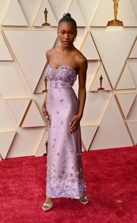 Demi Singleton arrive à la 94e cérémonie des Oscars avec une robe corset de couleur lilas à strass. Lundi 28 mars 2022 à Los Angeles.