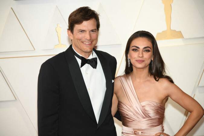 Ashton Kutcher et sa femme Mila Kunis sur leur 31 pour assister aux Oscars