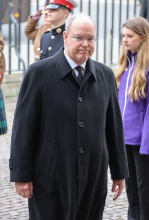 Le prince Albert II de Monaco arrive à la cérémonie en hommage au Prince Philip, à l'abbaye de Westminster, à Londres, le mardi 29 mars 2022.