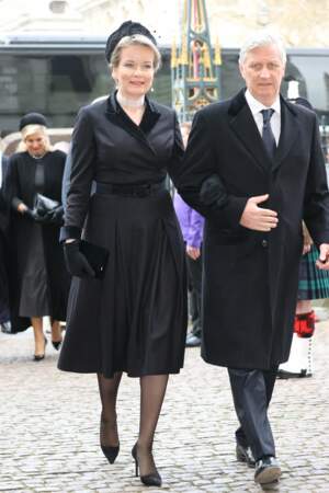 Le Roi Philippe et la Reine Mathilde de Belgique arrivent à la cérémonie en hommage au Prince Philip, à l'abbaye de Westminster, à Londres, le mardi 29 mars 2022.