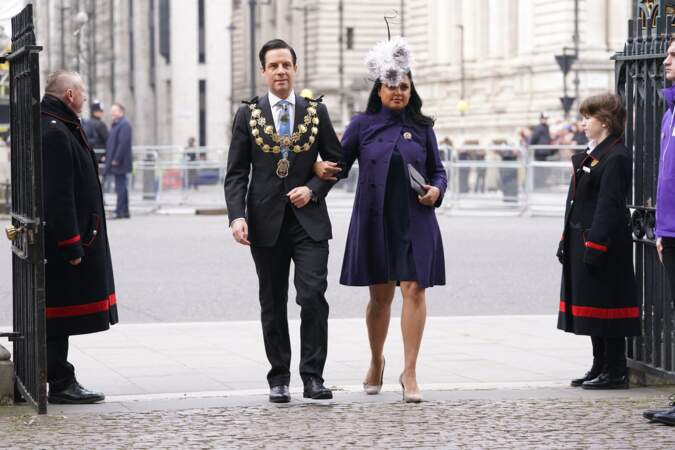 Lord Maire de Westminster Andrew Smith et Lady Mayoress Salma Shah arrivent à la cérémonie en hommage au Prince Philip, à l'abbaye de Westminster, à Londres, le mardi 29 mars 2022.