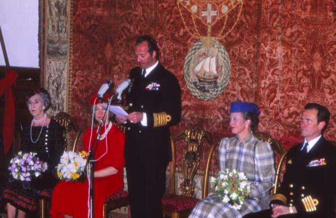La reine Sofia portait cette fameuse robe rouge en 1980