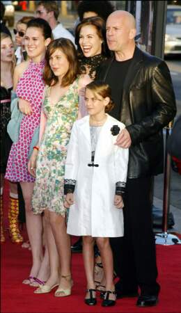 Bruce Willis accompagné de ses filles et de Brooke Burns, à Los Angeles en 2004
