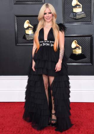 Avril Lavigne en noir à la 64ème édition des Grammy Awards. Las Vegas le 3 avril 2022.