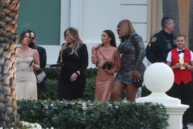 Eva Longoria et Serena Williams complices le 8 avril 2022, avant le mariage du fils aîné des Beckham, Brooklyn