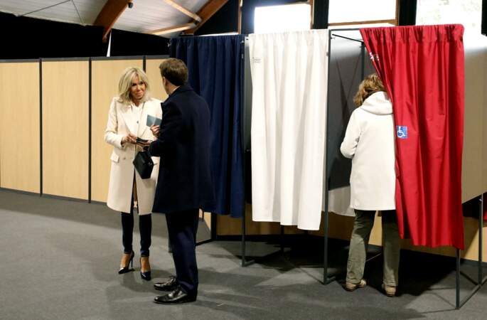 Emmanuel et Brigitte Macron ont choisi de se rendre à l’isoloir au Touquet, le 10 avril 2022 