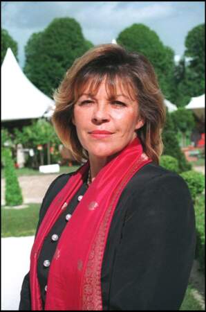 Nicoletta assiste à l'inauguration de l'exposition "Art du jardin", au parc de Saint-Cloud, le 28 avril 1995.