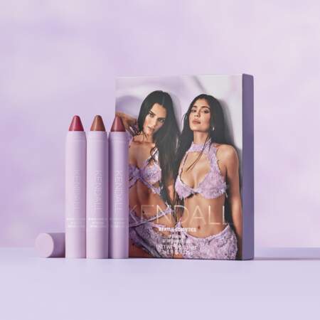 Kylie Jenner et Jendall Jenner lance ntune collection en édition limitée chez Nocibé le 13 avril 2022 dont ce kit de crayons à lèvres.