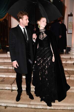 Beatrice Borromeo sublime dans une longue robe noire signée Dior, samedi 23 avril en Italie 