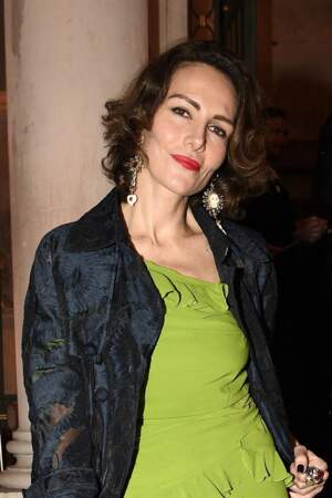 Contrairement aux autres invités, Adriana Abascal a misé sur une robe vert pistache au décolleté asymétrique pour assister au dîner de gala organisé par Dior pour célébrer l'ouverture de la 59e Biennale d'art à Venise, le samedi 23 avril. 