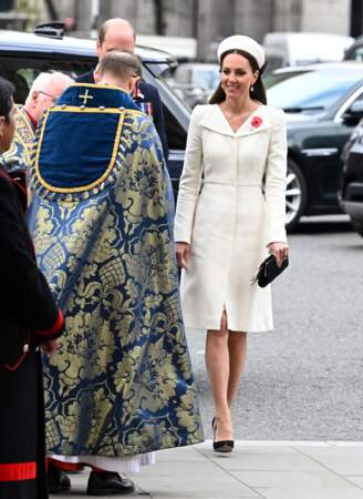 Kate Middleton offre une énième leçon d'élégance à l'occasion d'un service à l'abbaye de Westminster commémorant l'Anzac Day à Londres, le 25 avril 2022.