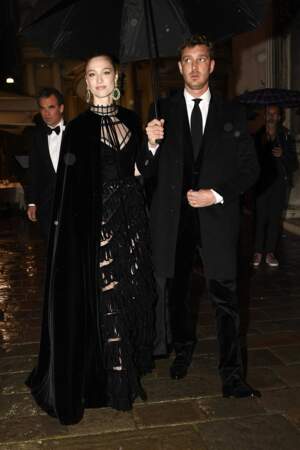 Pierre Casiraghi et Beatrice Borromeo arrivent au dîner de gala organisé par Dior pour célébrer l'ouverture de la 59e Biennale d'art à Venise, le samedi 23 avril.
