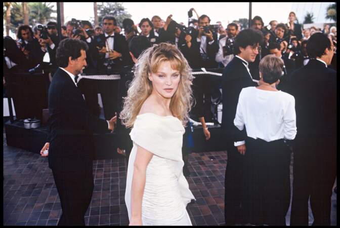 Arielle Dombasle, connu notamment pour ses rôles dans les séries télévisées "Miami Vice" ou "Lace", au Festival de Cannes de 1989