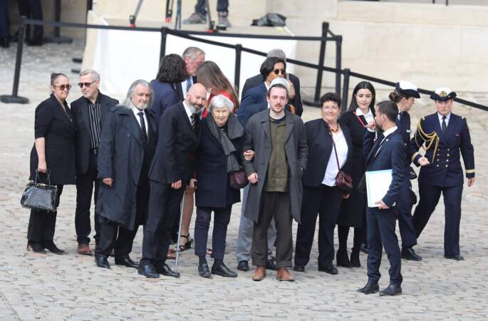 De nombreuse personnes ont tenu à assister à l'hommage national au défunt acteur Michel Bouquet dont sa femme Juliette Carré à Paris, le 27 avril 2022