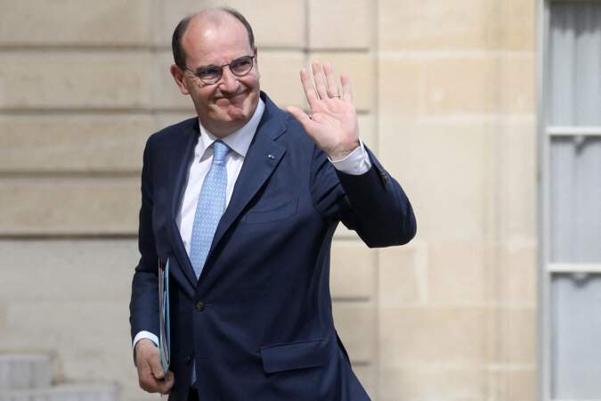 Jean Castex souriant à la sortie du conseil des ministres, le jeudi 28 avril 2022.