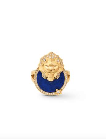 Bague Lion Médaille en or jaune, lapis lazuli et diamants, Chanel Joaillerie, 8 750 €