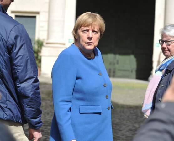 Angela Merkel est cynophobique (peur des chiens)