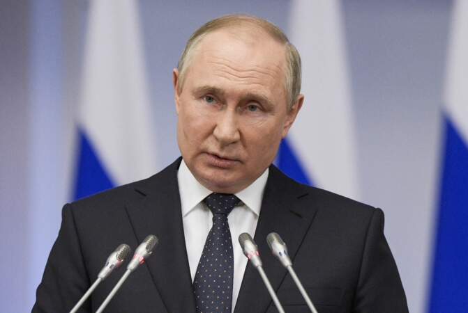 Un ancien agent du KGB a affirmé que Vladimir Poutine serait même "paranoïaque"