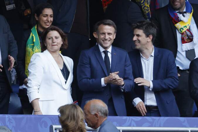 Emmanuel Macron et Roxana Maracineanu photographiés au stade de France lors de la finale de la Coupe de France de foot, samedi 7 mai 2022