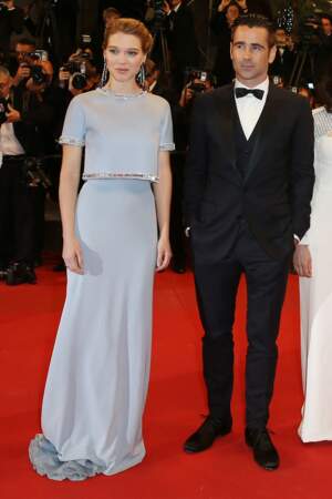 Léa Seydoux porte une robe en satin à manches courtes et bleue au Festival de Cannes, le 15 mai 2015.