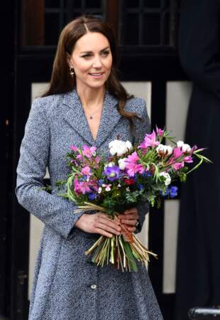 Kate Middleton recycle son manteau pour la quatrième fois, le 10 mai 2022. 