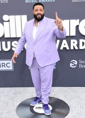 Dj Khaled en costume lilas lors de la soirée des "Billboard Music Awards 2022" à Las Vegas, le 15 mai 2022.