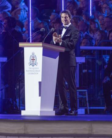 Tom Cruise - Le reine Elisabeth II d'Angleterre assiste au spectacle de son jubilé "The Queen's platinum jubilee celebration" lors du Windsor Horse Show à Windsor le 15 mai 2022.
