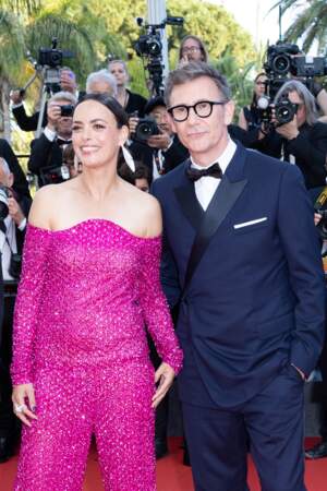 Bérénuce Béjo et son mari Michel Hazanavicius au top du glamour pour la montée des marches du film "Coupez !" lors de la cérémonie d'ouverture du 75ème Festival International du Film de Cannes, le 17 mai 2022. 