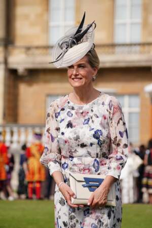 Sophie Rhys Jones, comtesse de Wessex dans une robe fleurie lors de la Royal Garden Party à Buckingham Palace, le 18 mai 2022.