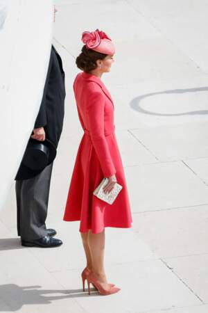 Kate Middleton recycle une pochette signée Josef lors de la Royal Garden Party à Buckingham Palace, le 18 mai 2022. 