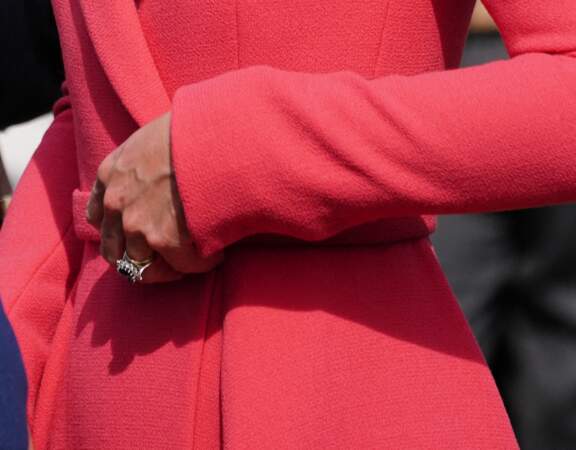  Kate Middleton porte sa précieuse bague de fiançailles anciennement portée par Lady Diana.
