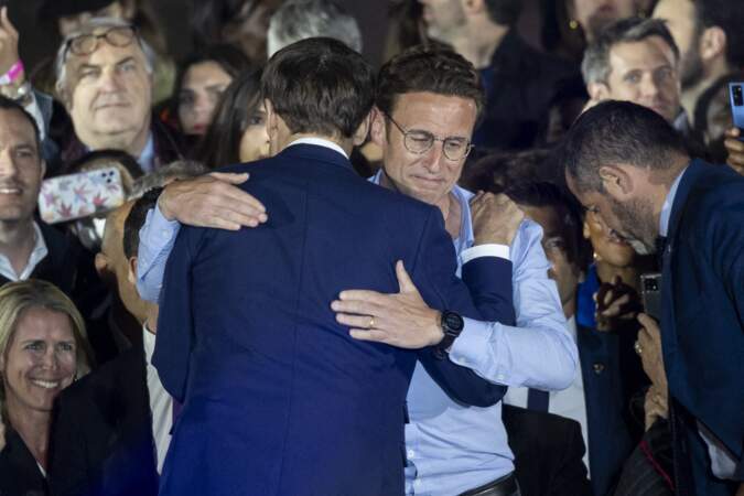 Emmanuel Macron et son frère Laurent le 24 avril 2022