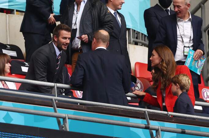 David Beckham en pleine discussion avec les Cambridge lors d'un match en juin 2021 