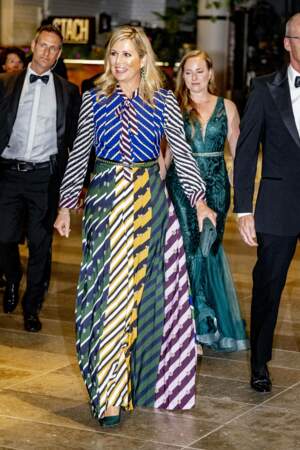 La reine Maxima des Pays-Bas porte une robe longue crée par la designer Mary Katrantzou, le 23 mai 2022. 