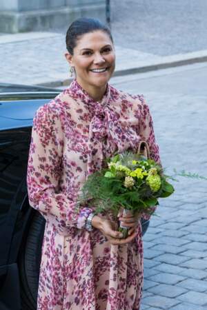 La princesse Victoria de Suède en robe fleurie à Stockholm, le 23 mai 2022. 