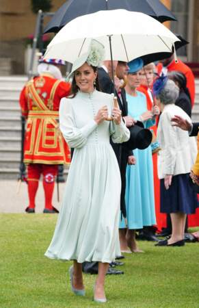 Kate Middleton lors d'une Royal Garden Party à Buckingham Palace à Londres, le 25 mai 2022