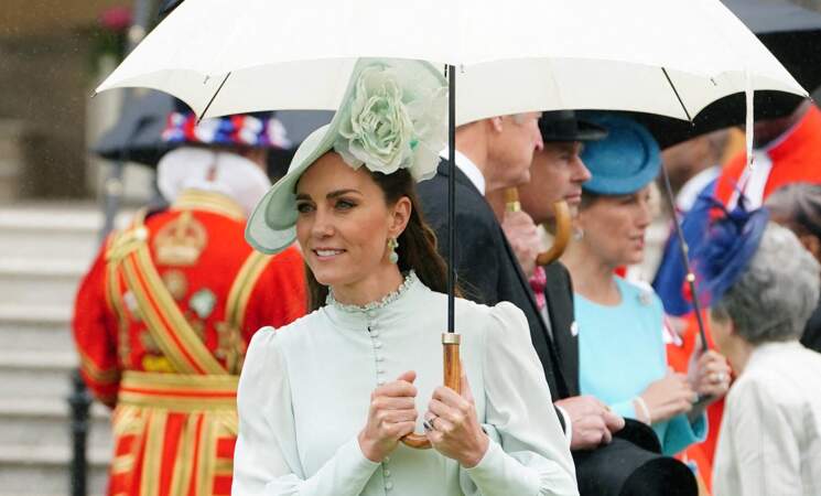 Kate Middleton tout sourire lors d'une Royal Garden Party à Buckingham Palace, à Londres, Royaume Uni, le 25 mai 2022