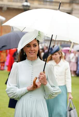 Kate Middleton très chic pour une Garden Party organisée à Buckingham Palace, le 25 mai 2022