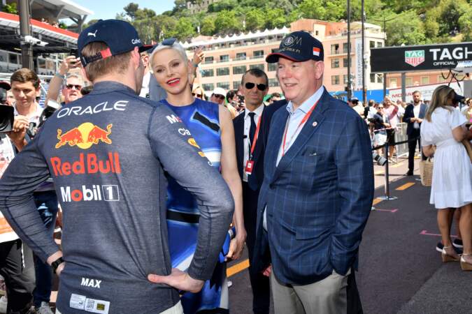 Max Verstappen en compagnie du Prince Albert II de Monaco et de la princesse Charlene à Monaco, le 28 mai