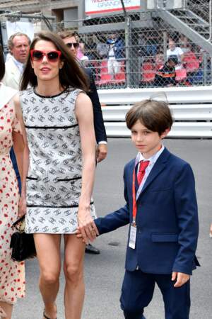 Charlotte Casiraghi et son fils Raphaël Elmaleh dans les coulisses du prestigieux prix de Monaco, ce 28 mai 