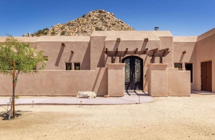 L'entrée de la villa d'Amber Heard, vendue plus d'un million de dollars, selon le New York Post