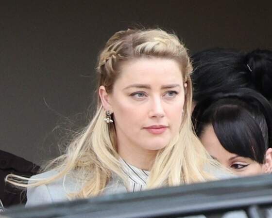Amber Heard à la sortie du procès intenté par son ex, Johnny Depp, au tribunal de Fairfax, aux États-Unis, le 27 mai 2022