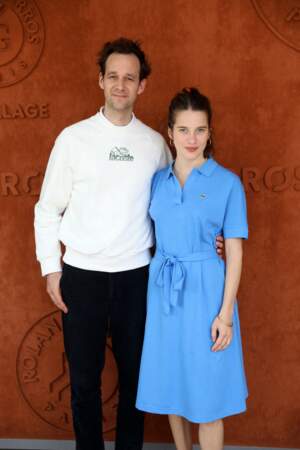 Benjamin Lavernhe et sa compagne Rebecca Marder au village (jour 10) lors des Internationaux de France de Tennis de Roland Garros 2022 à Paris, France, le 31 mai 2022. 