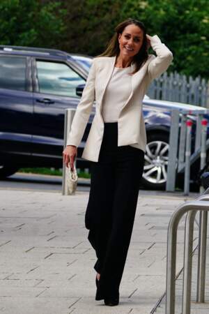 Kate Middleton a vite repris le chemin du travail au lendemain du Jubilé dans un look très minimaliste.