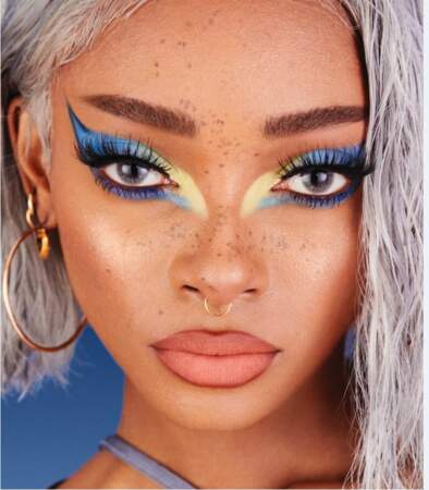 Look pop exotique pour Nyane Lebajoa à l'occasion de sa collaboration makeup avec Morphe