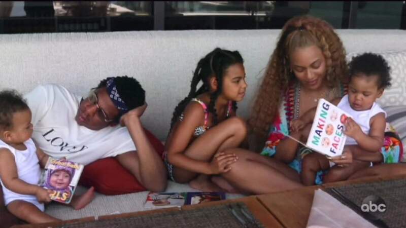 Jay, Beyoncé et leurs enfants : Blue Ivy Carter et les jumeaux Rumi et Sir Carter, lors d'un voyage en Afrique, en 2019