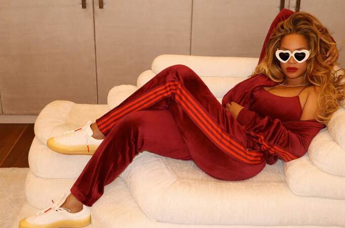 Beyoncé pose pour la collection capsule de vêtements Adidas X Ivy Park, en 2020